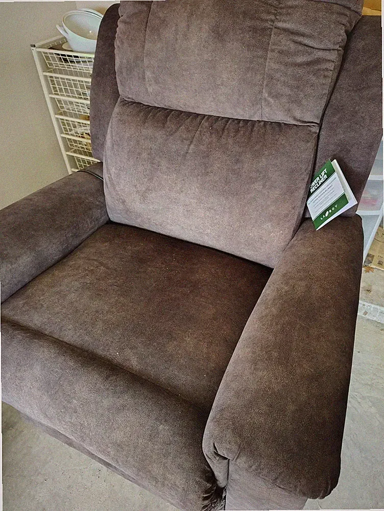 Lazyboy electric lift chair